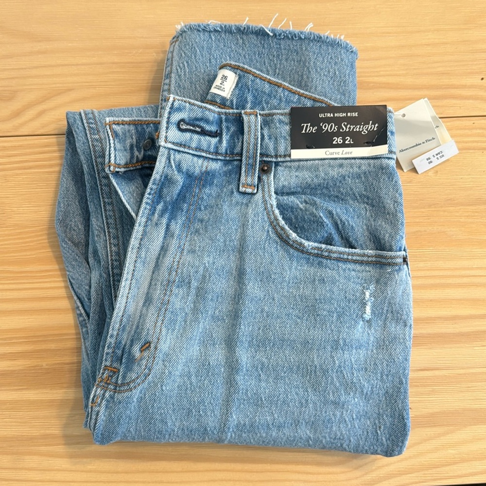 NWT Abercrombie 90s Straight Ultra High Rise, Curve love
